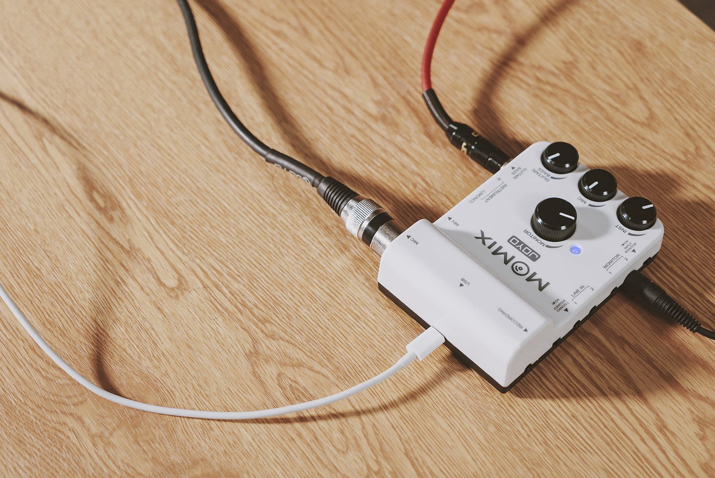 MOMIX MIXER INTERFAZ PORTATIL