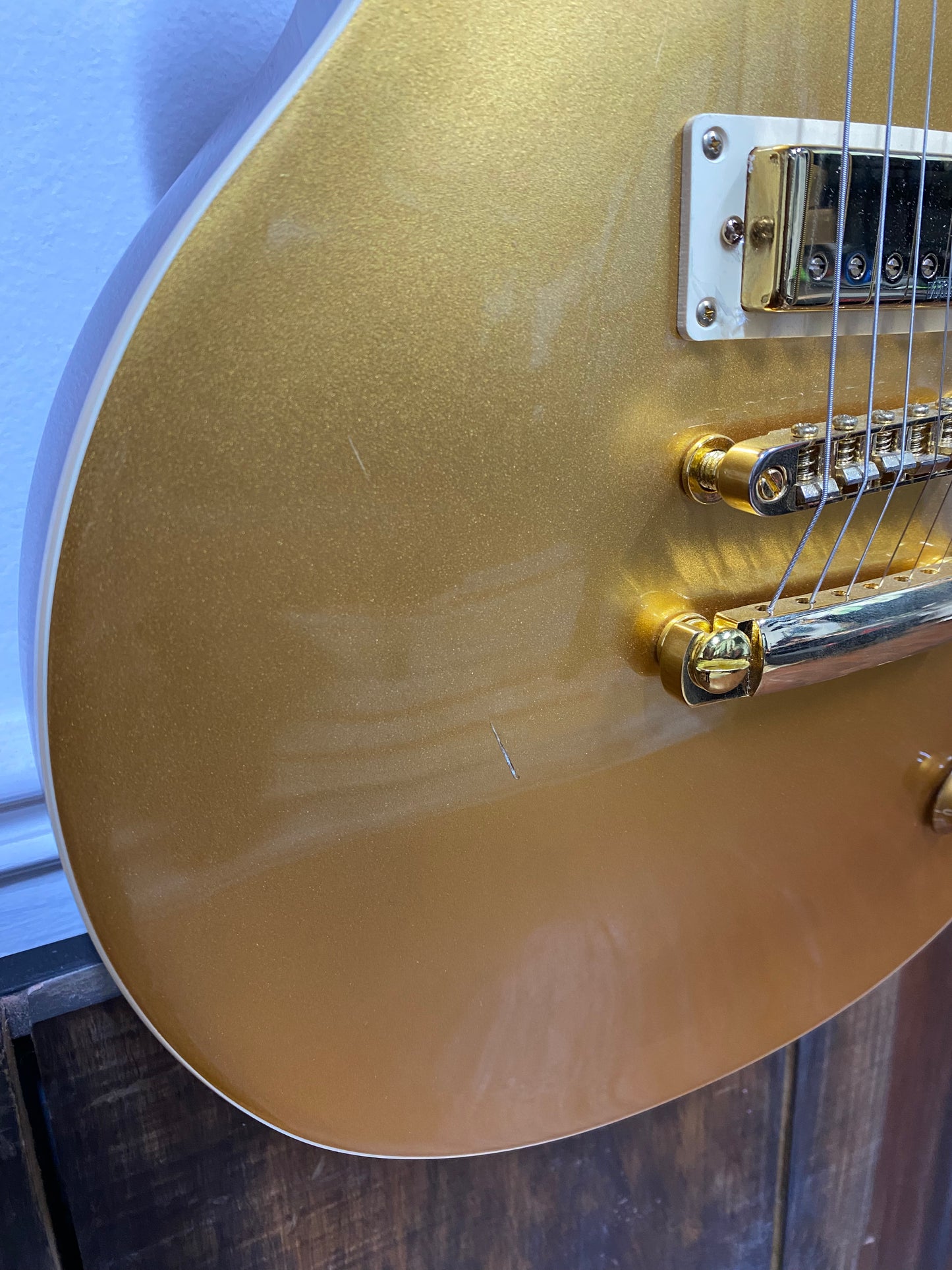 VINTAGE V100MGT Mini Double Coil ReIssued  Gold Top OUTLET