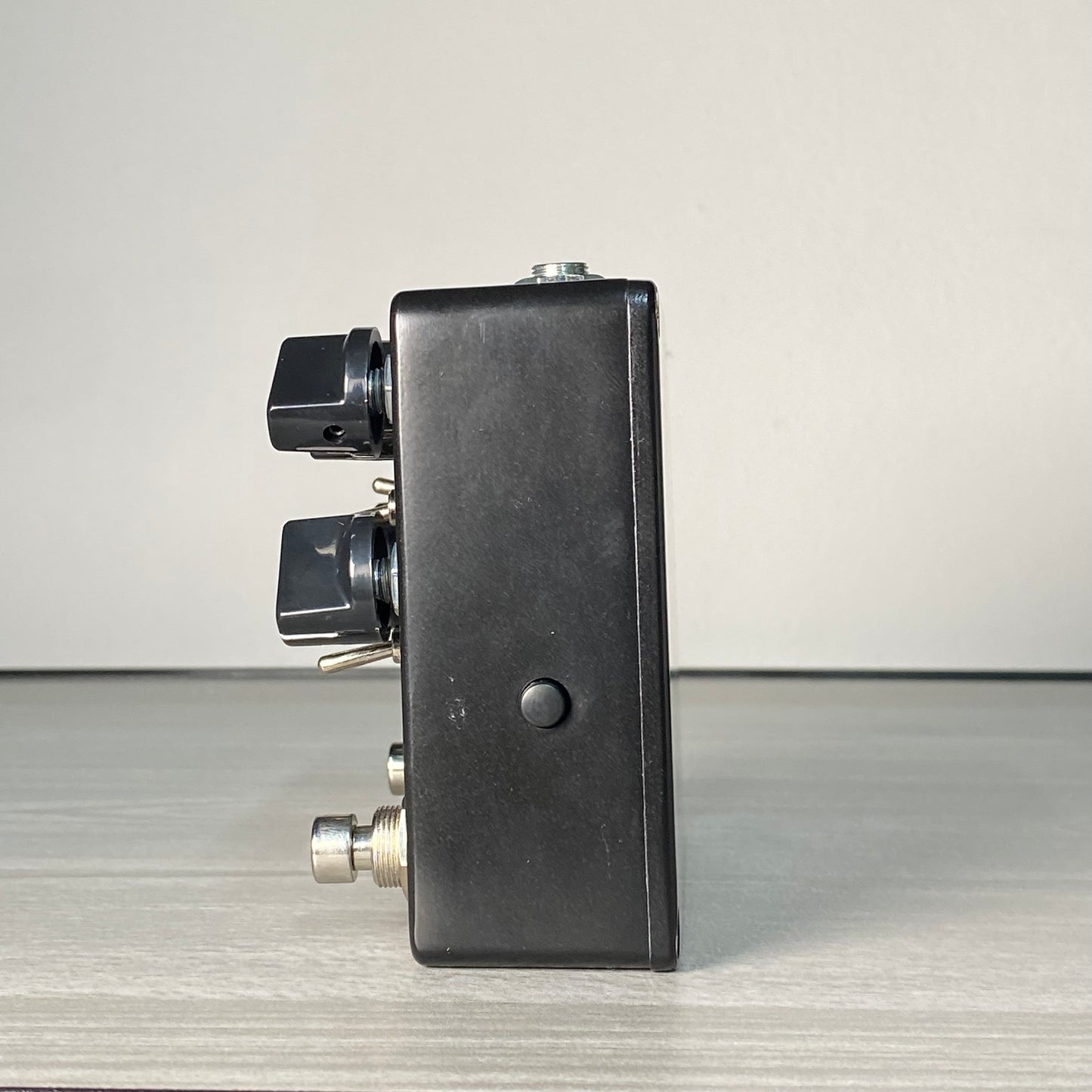 OUTLET D7K BASS PREAMP